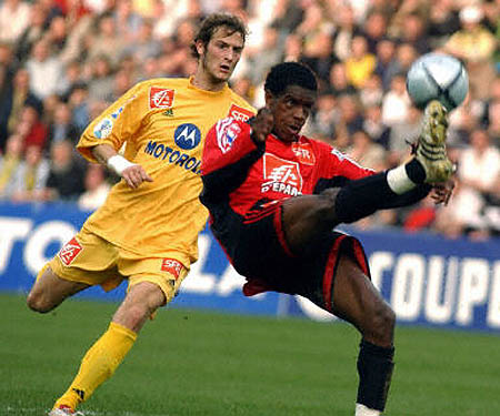 南特队取得胜利，继续展现出色竞技水平(南特俱乐部)